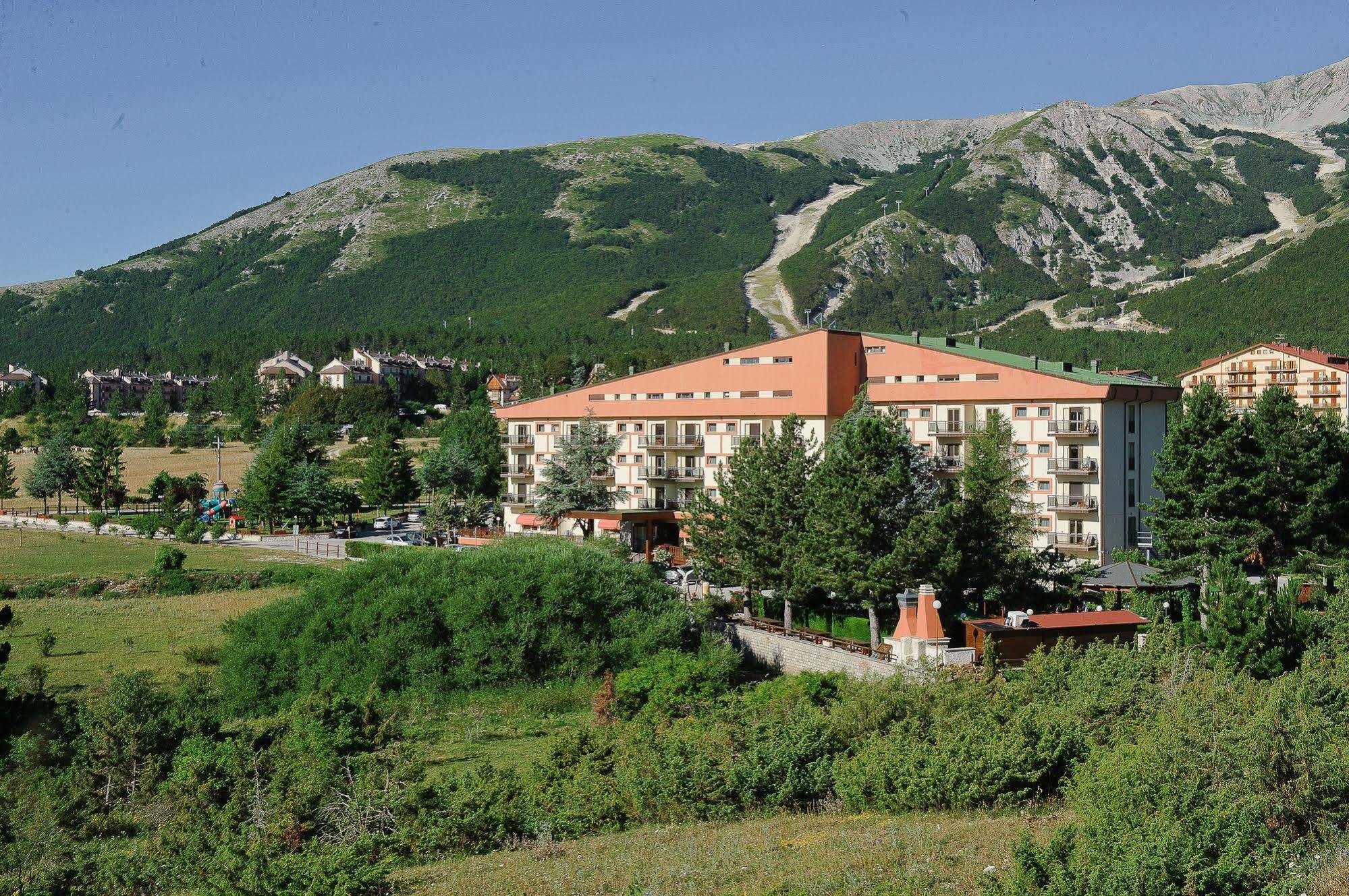 Magnola Palace Hotel Ovindoli Eksteriør bilde