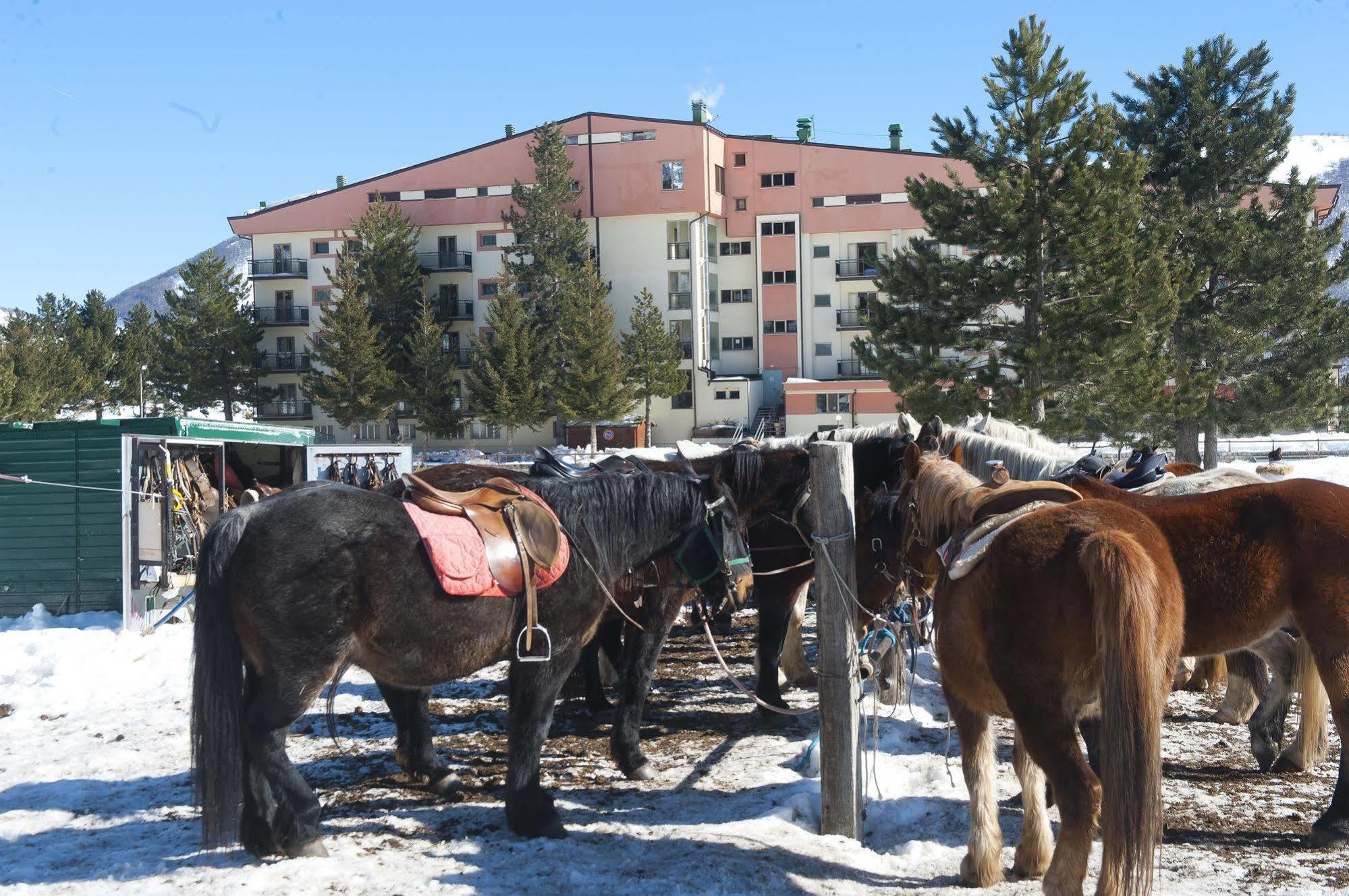 Magnola Palace Hotel Ovindoli Eksteriør bilde